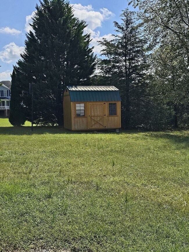Building Photo - 188 Ross Rd
