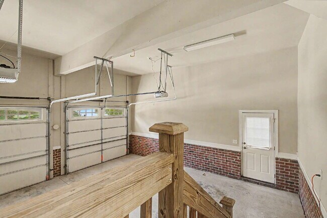 Building Photo - Spacious and Move-in Ready 4-Bedroom in Cary!