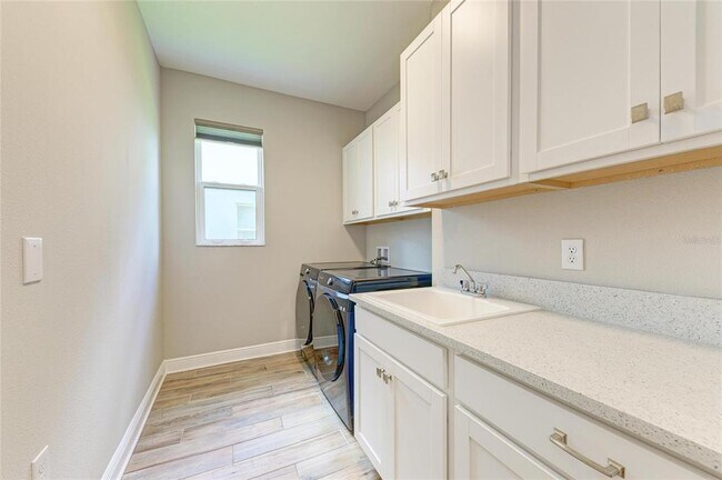 Building Photo - 4745 Antrim Dr