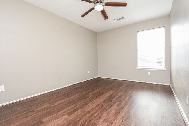 Building Photo - 642 Kiley Dr