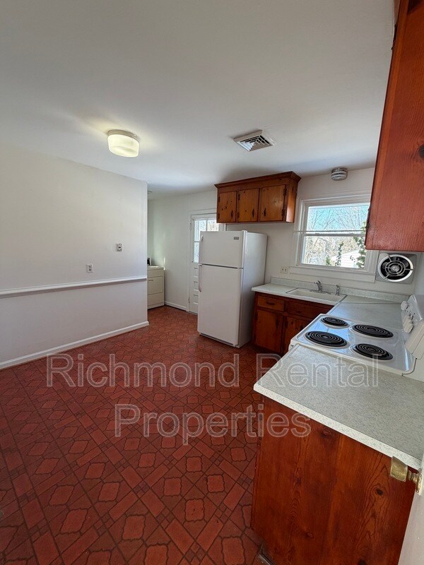 Building Photo - 2520 Farrand St