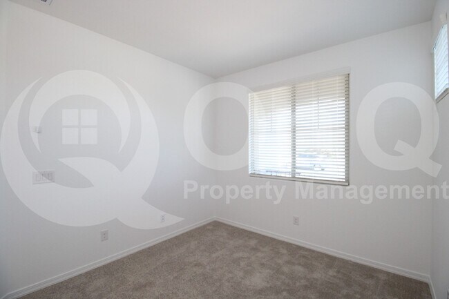 Building Photo - 32470 N 122nd Ln