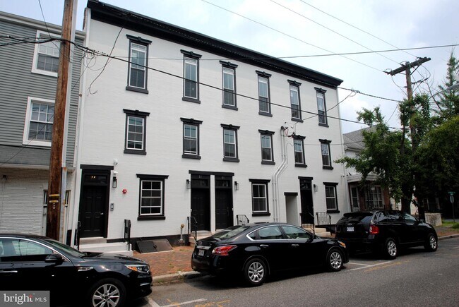 Primary Photo - 23 E Union St