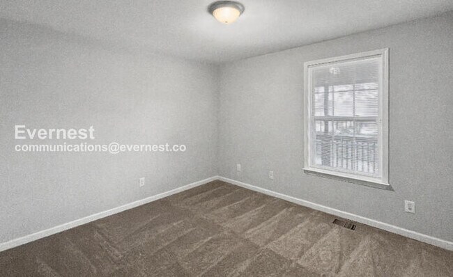 Building Photo - 3 Bed/2 Bath Home with Fenced Yard / Available Now!