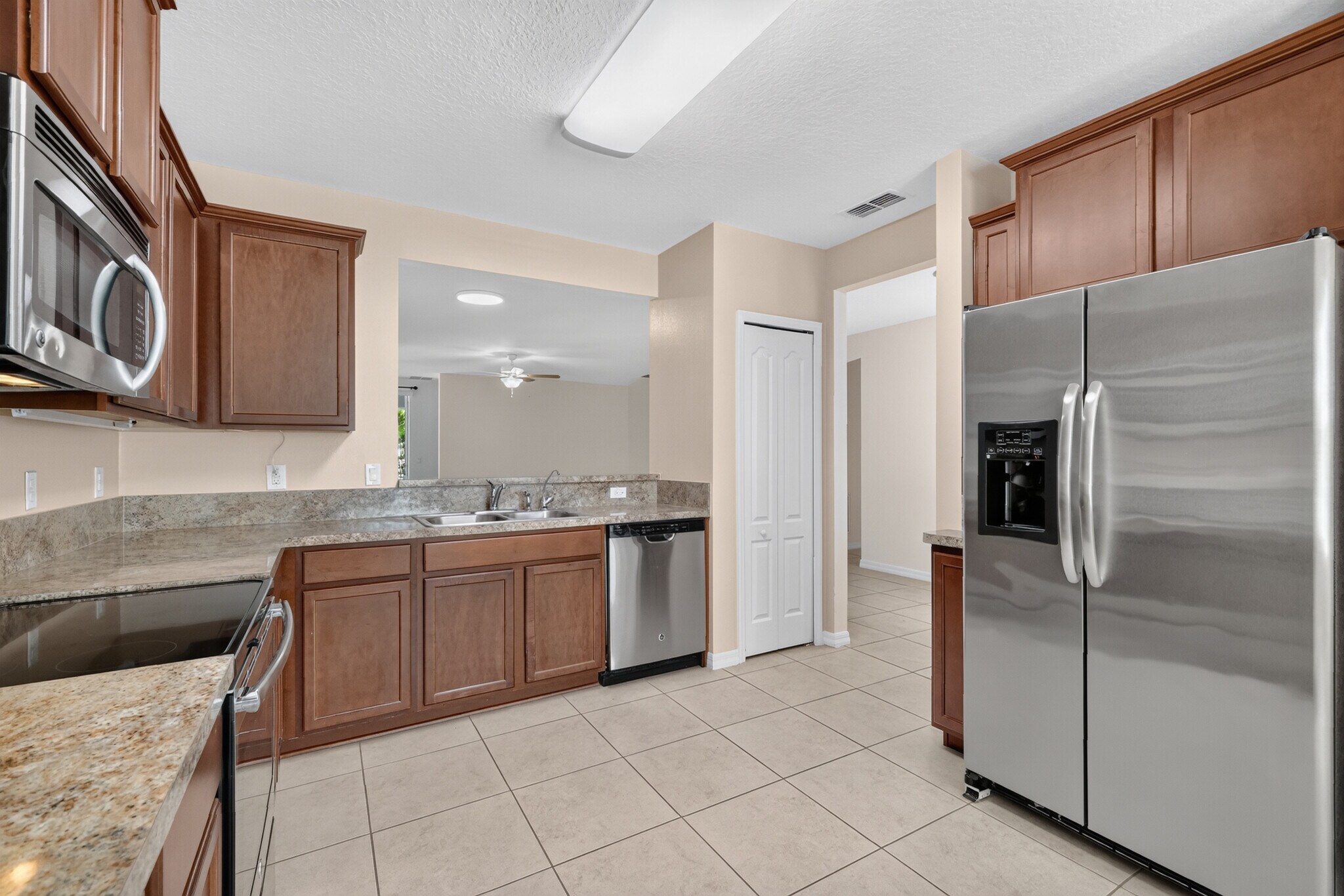 Building Photo - 345 Red Kite Dr