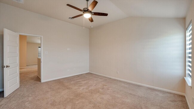 Building Photo - Redland Rd/281 Sienna Subdivision