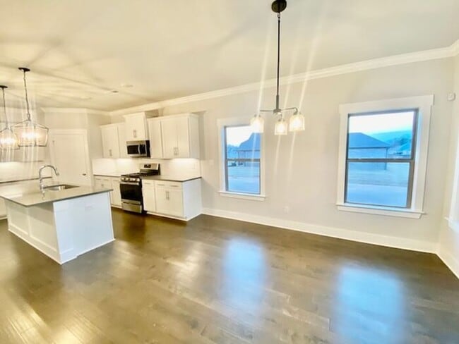 Building Photo - Great location in Athens