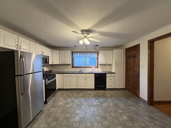 Building Photo - 45 Prescott St