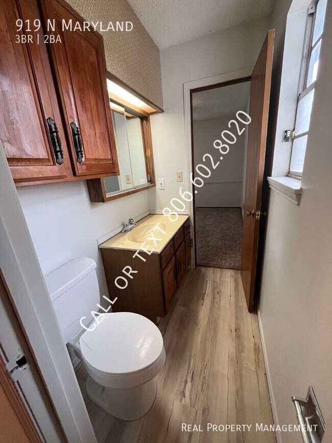Building Photo - 919 N Maryland-