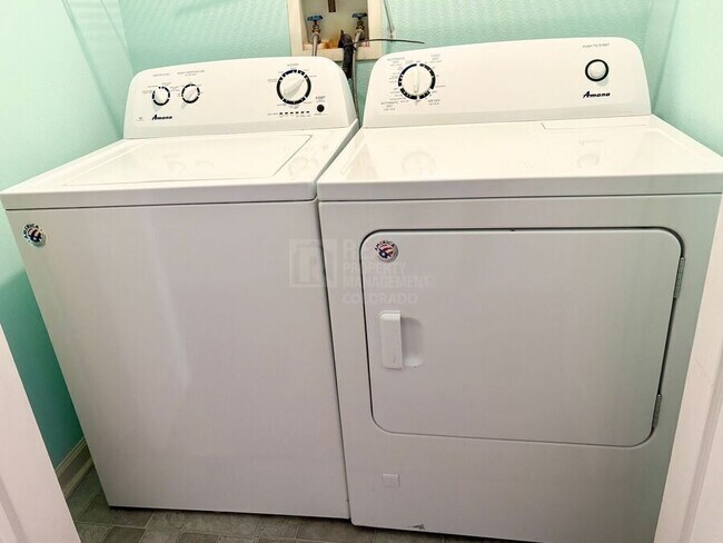 Building Photo - 8416 Pebble Creek Way