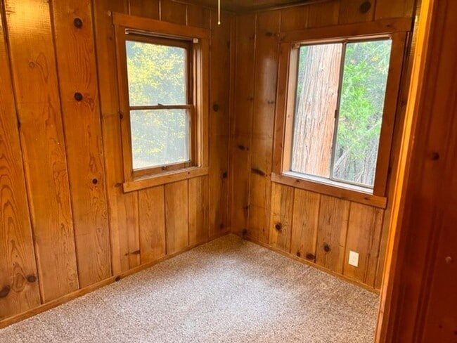 Building Photo - Twain Harte Cabin in the Woods