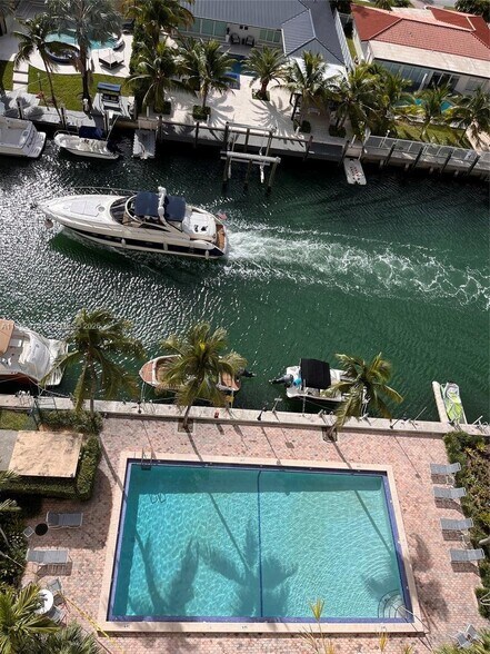 Building Photo - 2350 NE 135th St