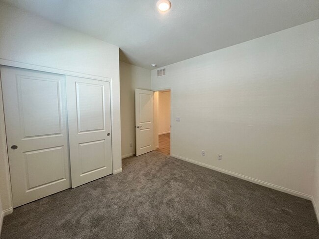 Building Photo - 3 Bedroom! Single Story Family home in the Heartland Hills Masterplan!