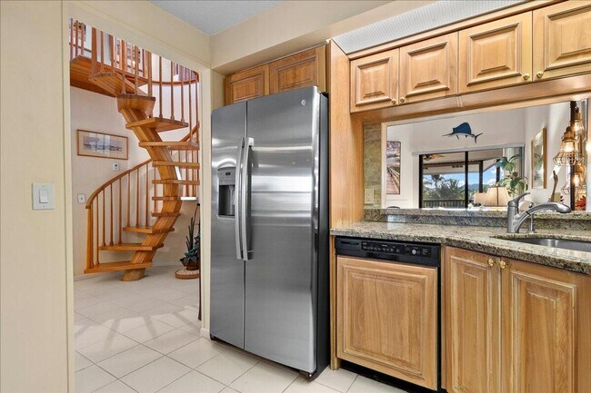 Building Photo - 143 Bay Colony Dr N