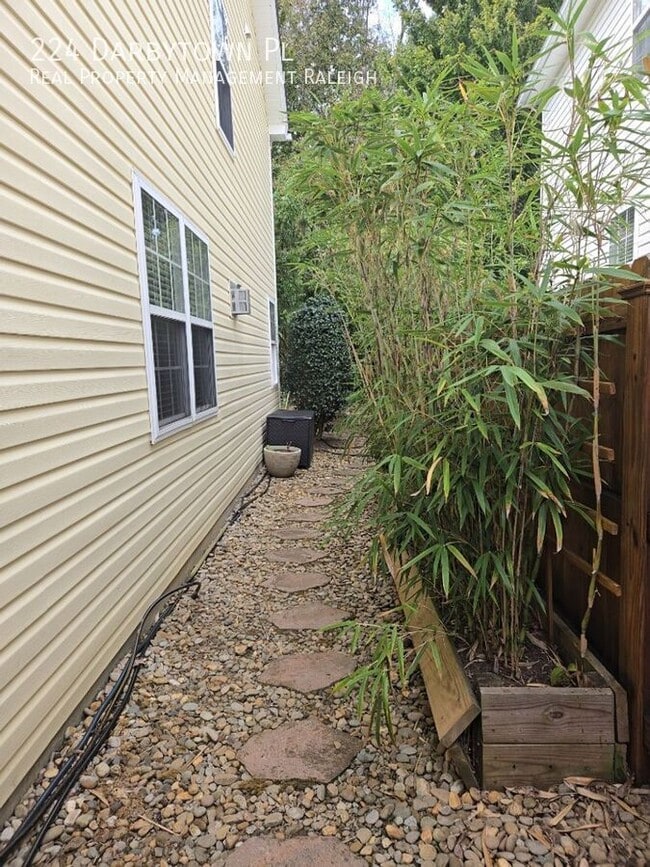 Building Photo - 224 Darbytown Pl