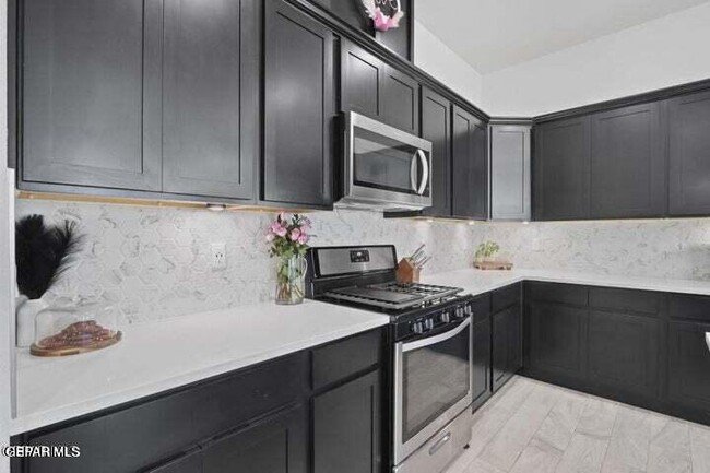 Building Photo - 905 Cottage Pl