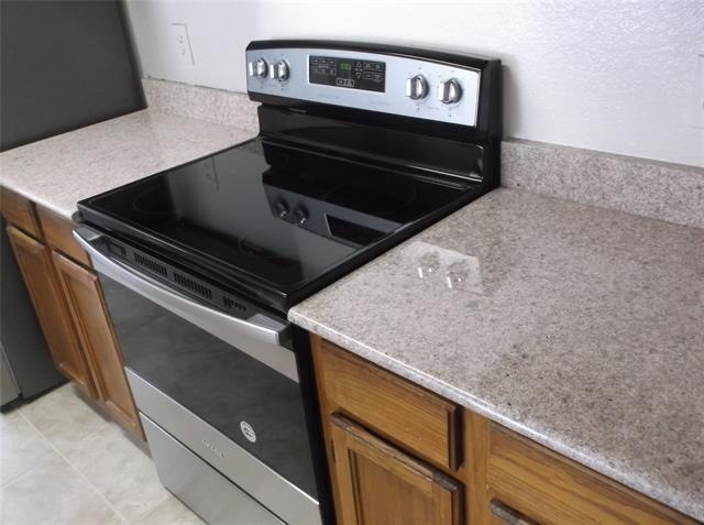 Building Photo - 9809 Walnut St