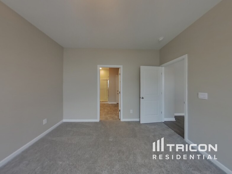 Building Photo - 5351 Owens Ln