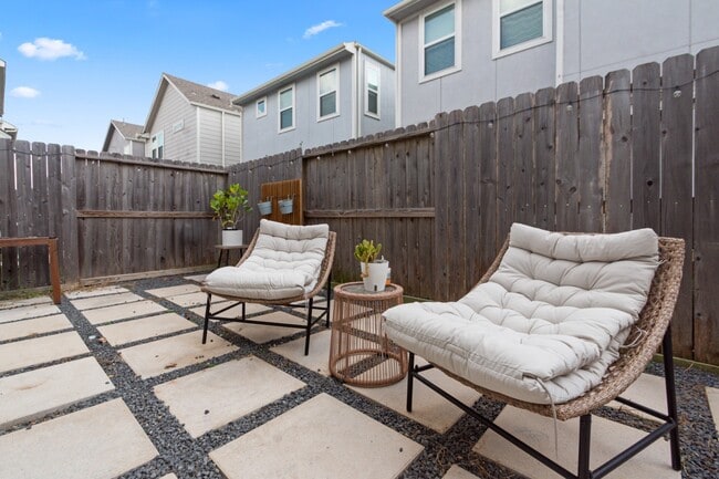 Building Photo - 5426 Oriente Ln