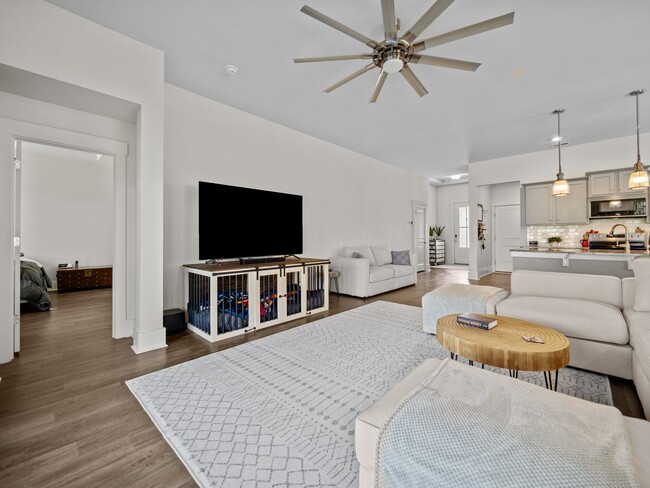 Building Photo - 338 Edgewater Wy