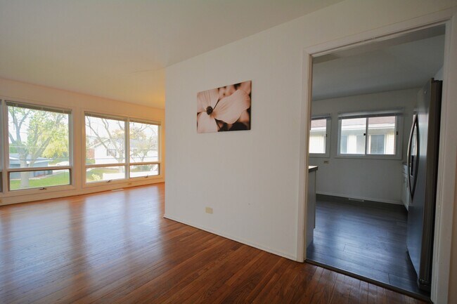Building Photo - 1360 Devonshire Ln