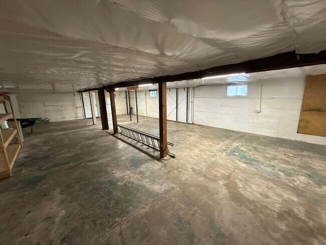 Building Photo - 244 14th St SE