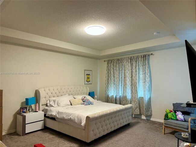 Building Photo - 4144 Greenway Dr