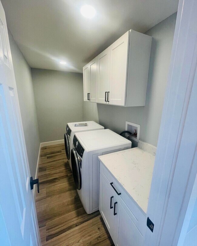 Building Photo - 6101 Deer Run