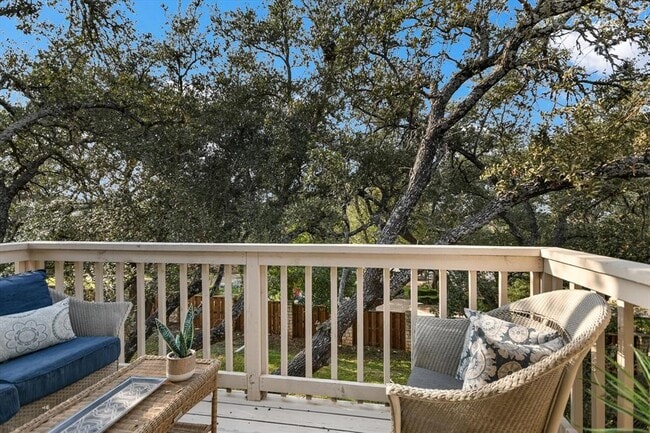 Building Photo - 2201 Lakeway Blvd