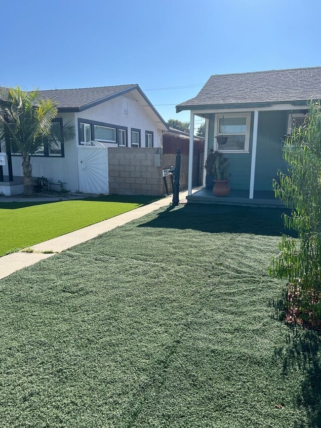 Building Photo - Charming Anaheim Cottage
