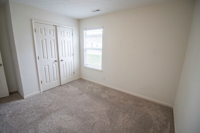 Building Photo - AVAILABLE JULY 2025 - Cozy & Gorgeous 3 BR...