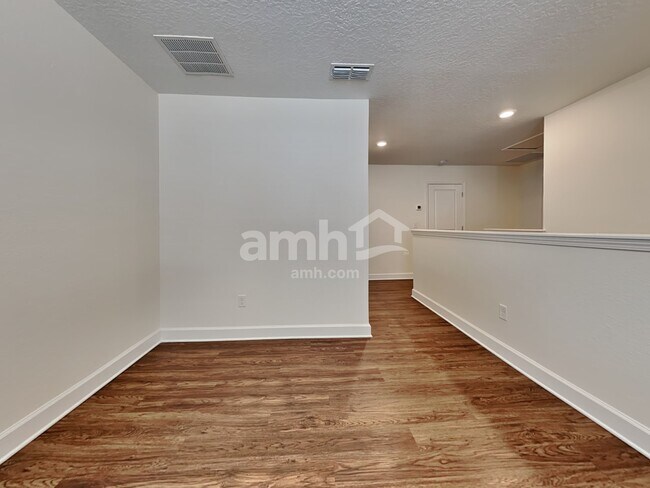 Building Photo - 8481 Highfield Ave