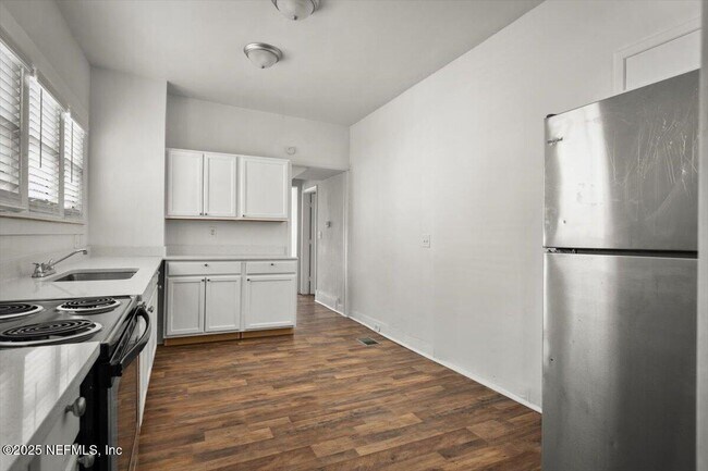 Building Photo - 1516 McDuff Ave S