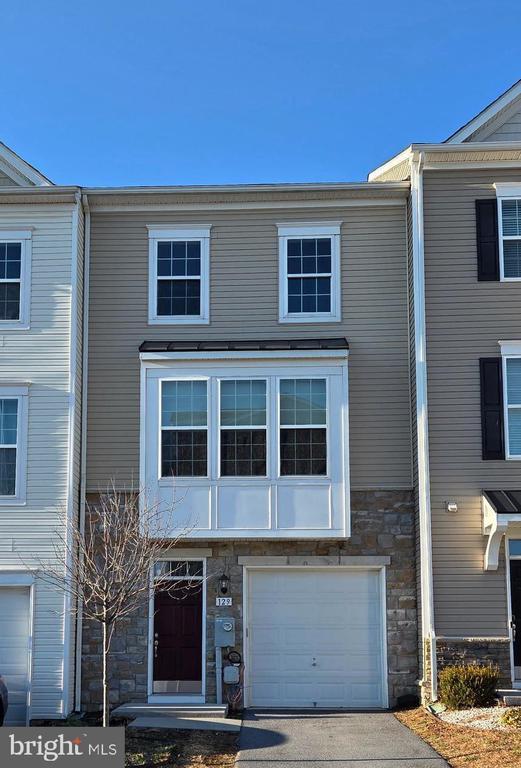 Building Photo - 129 Schramm Lp