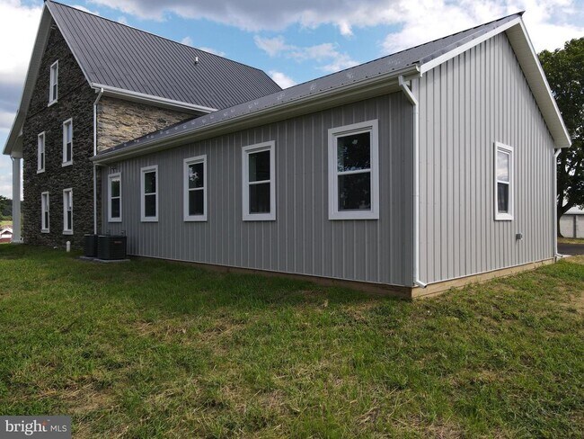 Building Photo - 8358 Woodville Rd