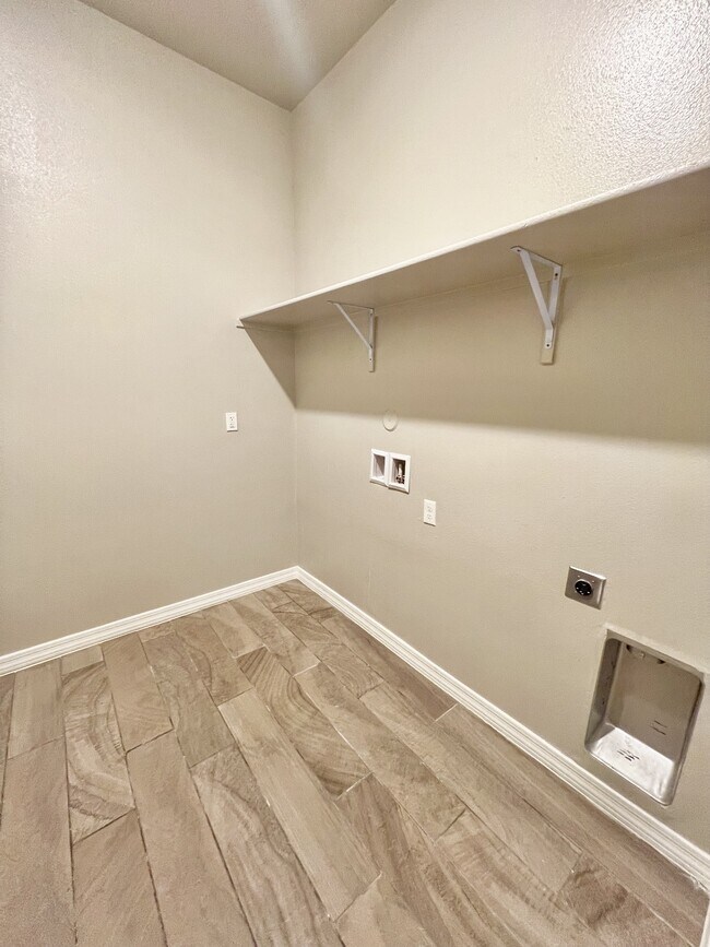 Building Photo - 11365 Hidalgo Dr