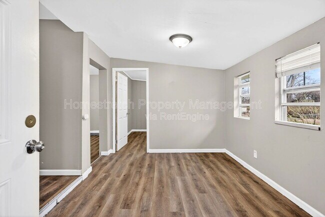 Building Photo - 10261 Imperial Dr