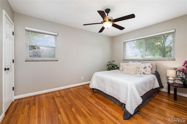 Building Photo - 9731 Twincrest Dr
