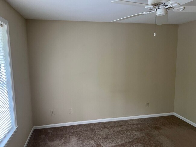 Building Photo - 6611-7227 Bevington Duplex