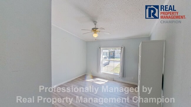 Building Photo - Charming Home in Quiet Neighborhood Near Monkey Junction