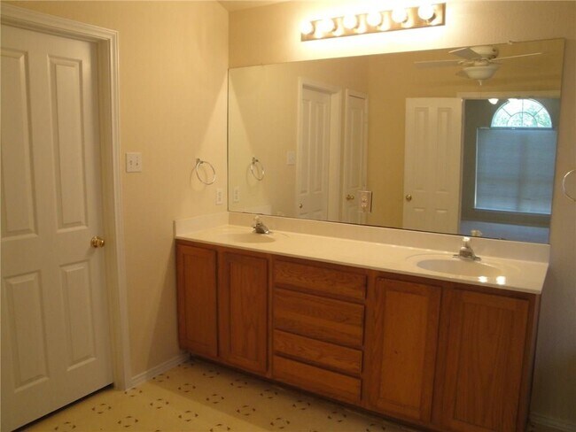 Building Photo - 8021 Luling Ln