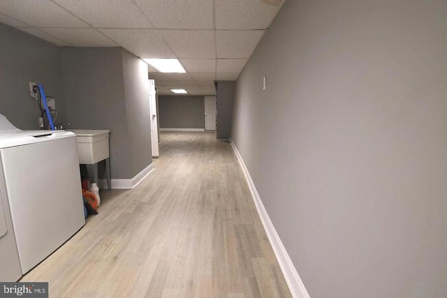 Building Photo - 83 N State Rd