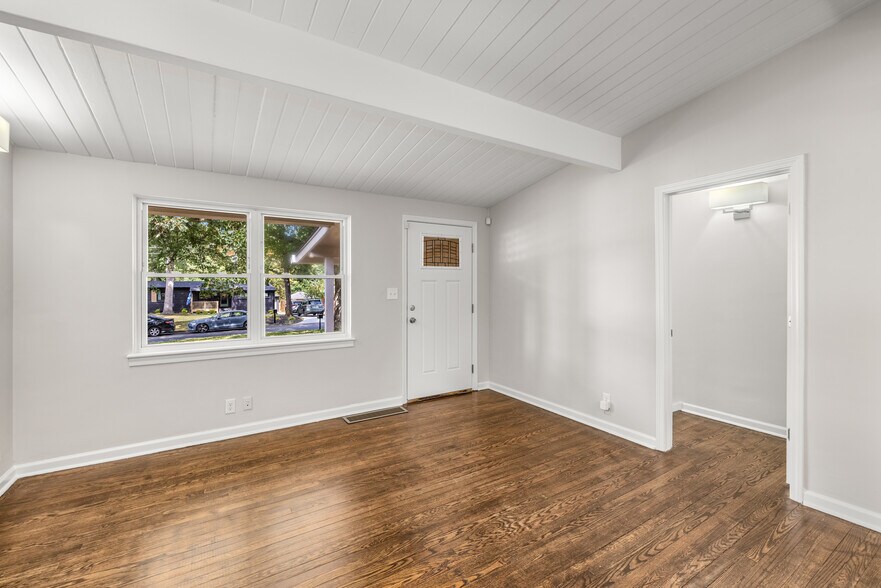 Building Photo - 1185 Oakfield Dr SE