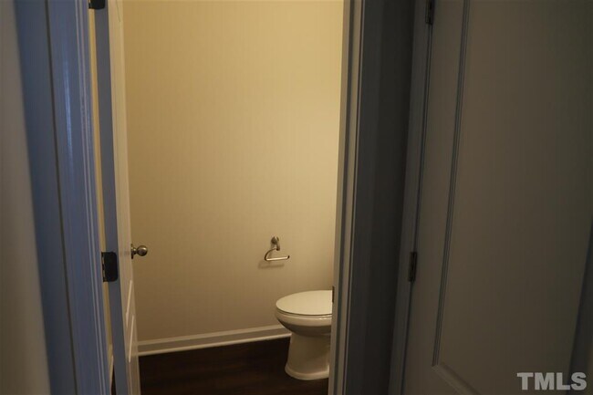 Building Photo - 315 King Closer Dr