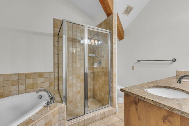 Building Photo - Quarry Village Townhome