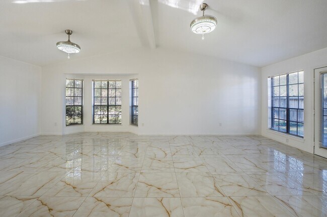 Building Photo - 3203 Golden Willow Dr