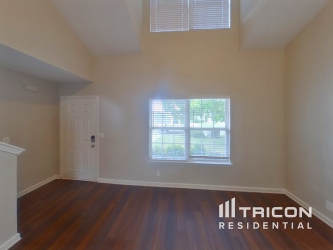 Building Photo - 820 Chickamauga Dr