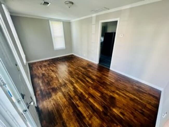 Primary Photo - Quaint 2 bedroom in a quiet neighborhood
