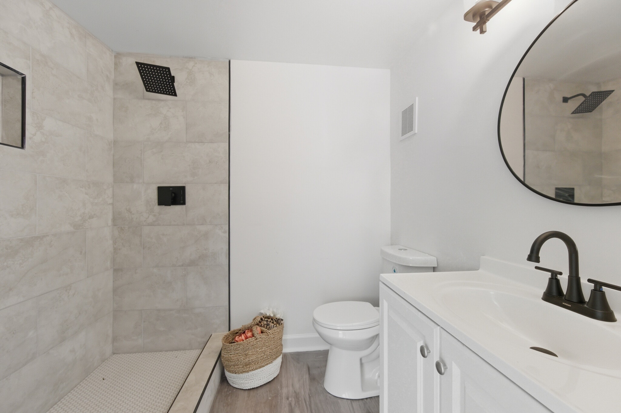 Building Photo - 3192 Oakcliff Rd NW