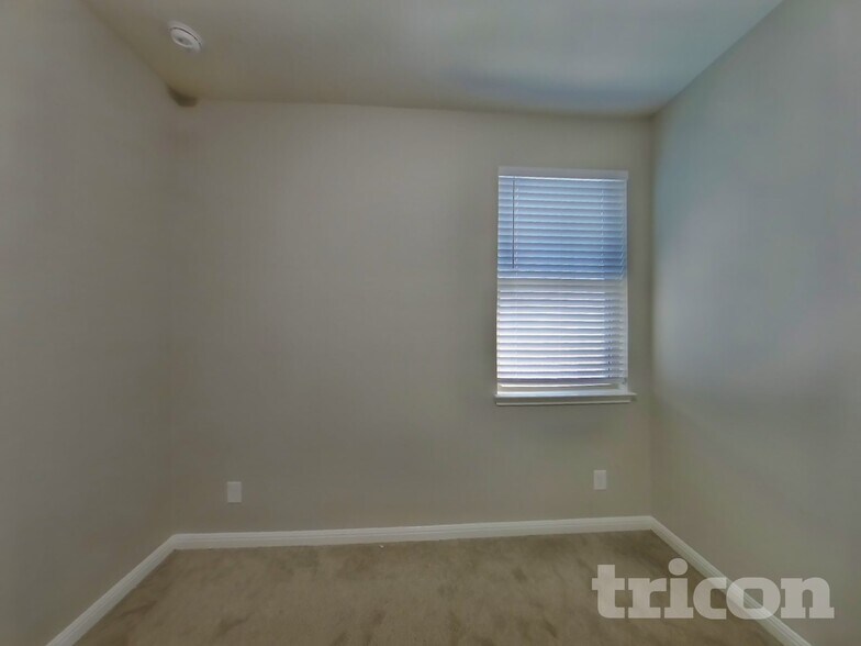 Building Photo - 3119 Gilbert Garden